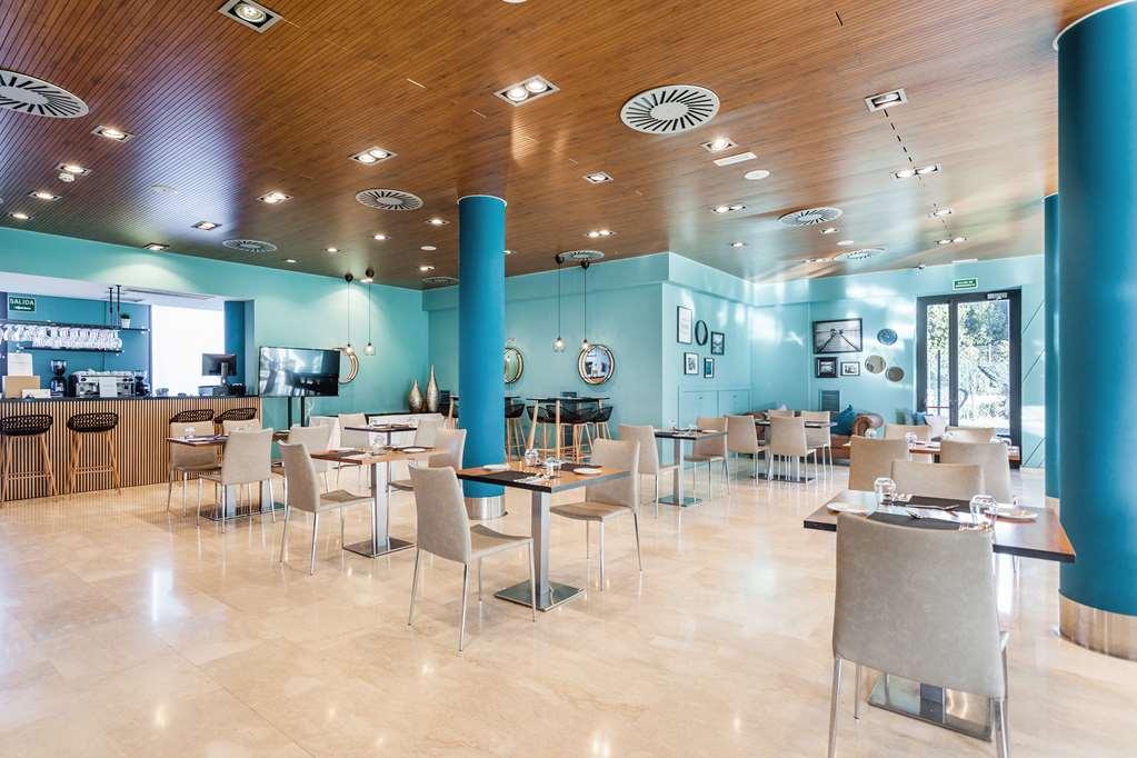 Azz Valencia Tactica Hotel Paterna Oda fotoğraf